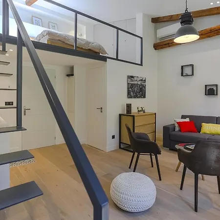 My Casa - 4 Place Massena - Duplex דירה *