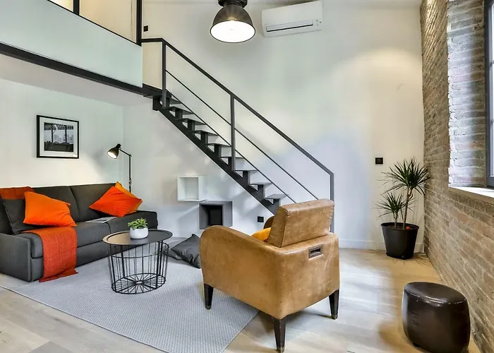 My Casa - 4 Place Massena - Duplex شقة